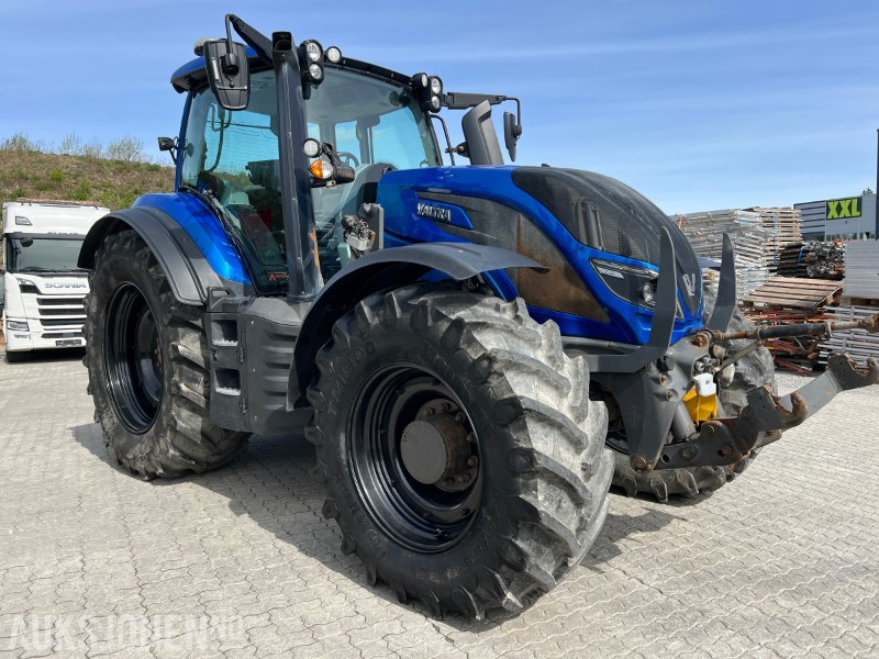Valtra T234 m/fronthydraulikk,pto og brøytefeste - Traktor: slika Valtra T234 m/fronthydraulikk,pto og brøytefeste - Traktor Valtra T234 m/fronthydraulikk,pto og brøytefeste - Traktor: slika Valtra T234 m/fronthydraulikk,pto og brøytefeste - Traktor