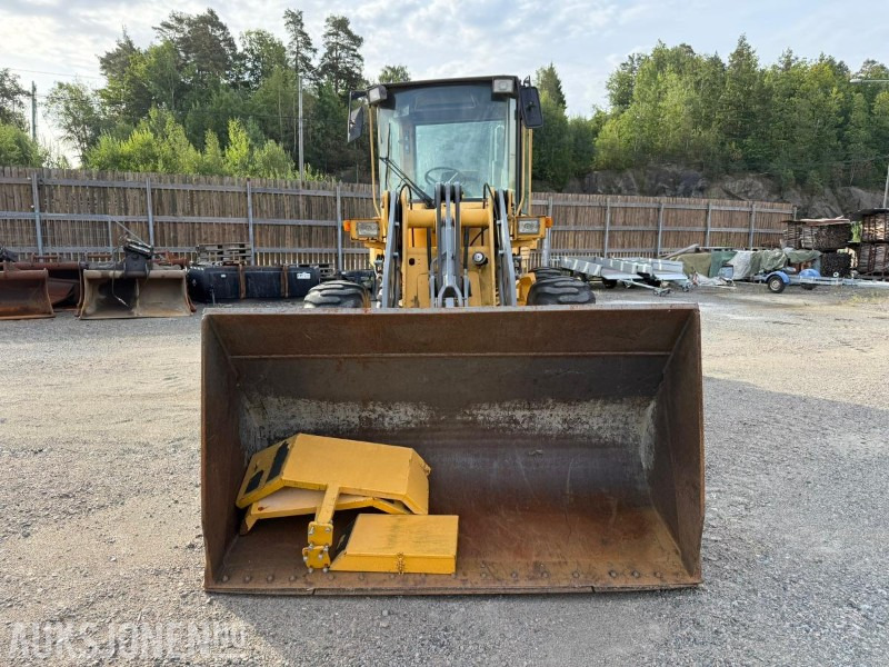 Volvo L50B hjullaster / 12817 timer / skuffe / skjermer - Utovarivač na kotačima: slika Volvo L50B hjullaster / 12817 timer / skuffe / skjermer - Utovarivač na kotačima Volvo L50B hjullaster / 12817 timer / skuffe / skjermer - Utovarivač na kotačima: slika Volvo L50B hjullaster / 12817 timer / skuffe / skjermer - Utovarivač na kotačima
