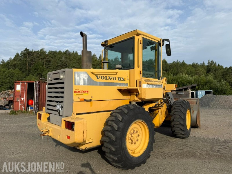 Volvo L50B hjullaster / 12817 timer / skuffe / skjermer - Utovarivač na kotačima: slika Volvo L50B hjullaster / 12817 timer / skuffe / skjermer - Utovarivač na kotačima Volvo L50B hjullaster / 12817 timer / skuffe / skjermer - Utovarivač na kotačima: slika Volvo L50B hjullaster / 12817 timer / skuffe / skjermer - Utovarivač na kotačima