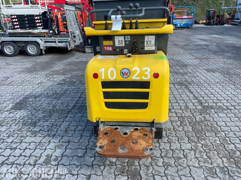 Wacker Neuson DT10 - Istovarivač: slika Wacker Neuson DT10 - Istovarivač Wacker Neuson DT10 - Istovarivač: slika Wacker Neuson DT10 - Istovarivač
