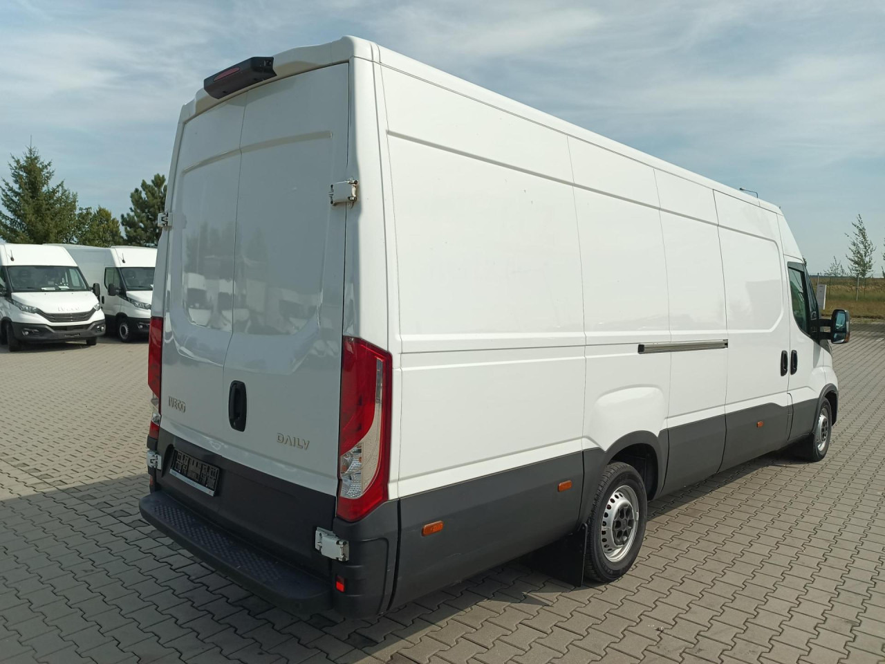 IVECO Daily 35 S 16 V - Furgon: slika IVECO Daily 35 S 16 V - Furgon IVECO Daily 35 S 16 V - Furgon: slika IVECO Daily 35 S 16 V - Furgon