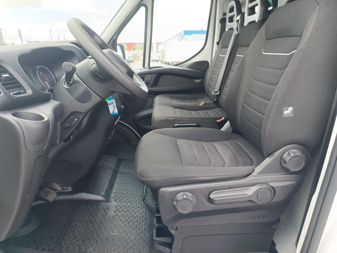 IVECO Daily 35S16A8V - Furgon: slika IVECO Daily 35S16A8V - Furgon IVECO Daily 35S16A8V - Furgon: slika IVECO Daily 35S16A8V - Furgon