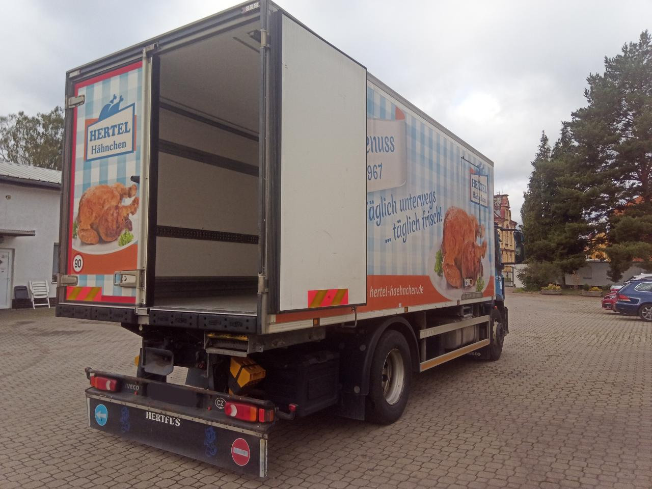 Kamion hladnjača IVECO Eurocargo 180E32R/P: slika Kamion hladnjača IVECO Eurocargo 180E32R/P