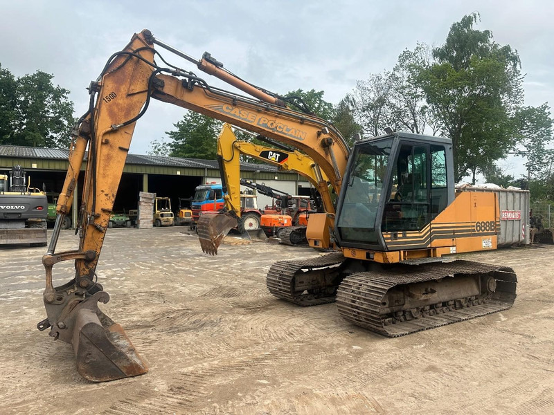 Case 688 B 16 ton - Bager gusjeničar: slika Case 688 B 16 ton - Bager gusjeničar Case 688 B 16 ton - Bager gusjeničar: slika Case 688 B 16 ton - Bager gusjeničar