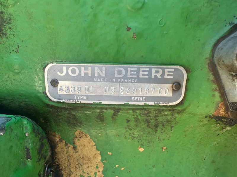 Traktor s visokim klirensom John Deere 1640 4x4: slika Traktor s visokim klirensom John Deere 1640 4x4 Traktor s visokim klirensom John Deere 1640 4x4: slika Traktor s visokim klirensom John Deere 1640 4x4