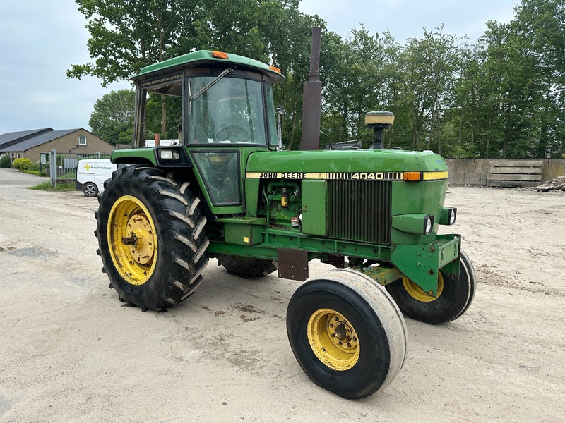 John Deere 4040 AIRCO - Traktor: slika John Deere 4040 AIRCO - Traktor John Deere 4040 AIRCO - Traktor: slika John Deere 4040 AIRCO - Traktor