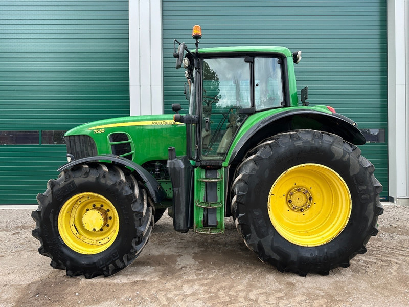 John Deere 7530 - Traktor: slika John Deere 7530 - Traktor John Deere 7530 - Traktor: slika John Deere 7530 - Traktor