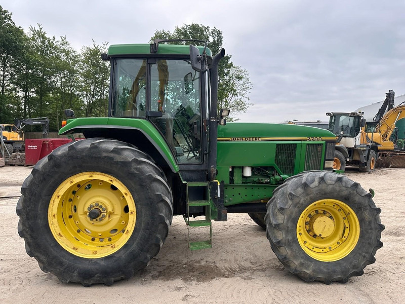 John Deere 7700 PowerQuad - Front linkage - Traktor: slika John Deere 7700 PowerQuad - Front linkage - Traktor John Deere 7700 PowerQuad - Front linkage - Traktor: slika John Deere 7700 PowerQuad - Front linkage - Traktor