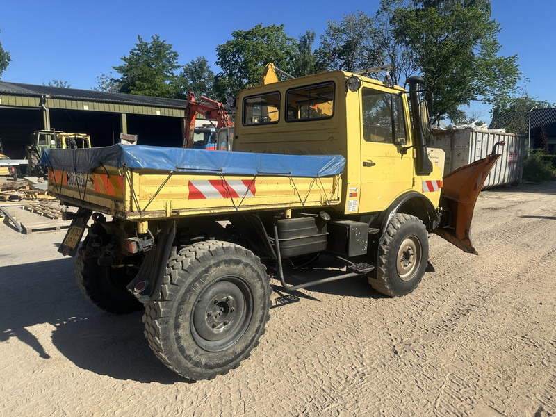 Vozilo za čišćenje snijega Mercedes-Benz Unimog U 1000 32.883km // ORIGINAL MILEAGE: slika Vozilo za čišćenje snijega Mercedes-Benz Unimog U 1000 32.883km // ORIGINAL MILEAGE