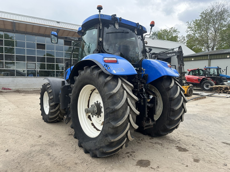 New Holland T7.235 - Traktor: slika New Holland T7.235 - Traktor New Holland T7.235 - Traktor: slika New Holland T7.235 - Traktor