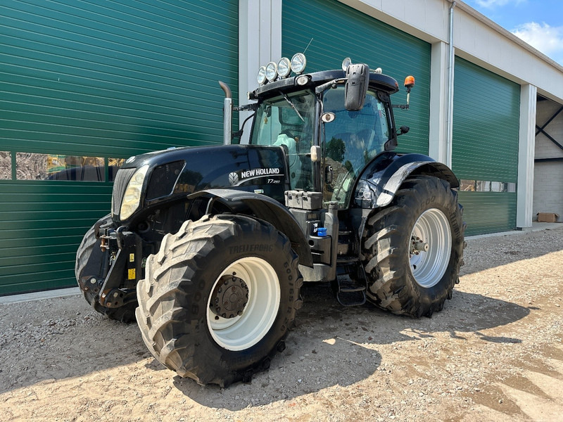New Holland T7.260 Power Command - Traktor: slika New Holland T7.260 Power Command - Traktor New Holland T7.260 Power Command - Traktor: slika New Holland T7.260 Power Command - Traktor