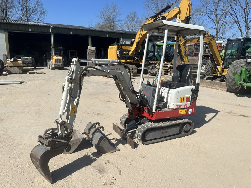 Takeuchi TB108 - Mini bager: slika Takeuchi TB108 - Mini bager Takeuchi TB108 - Mini bager: slika Takeuchi TB108 - Mini bager