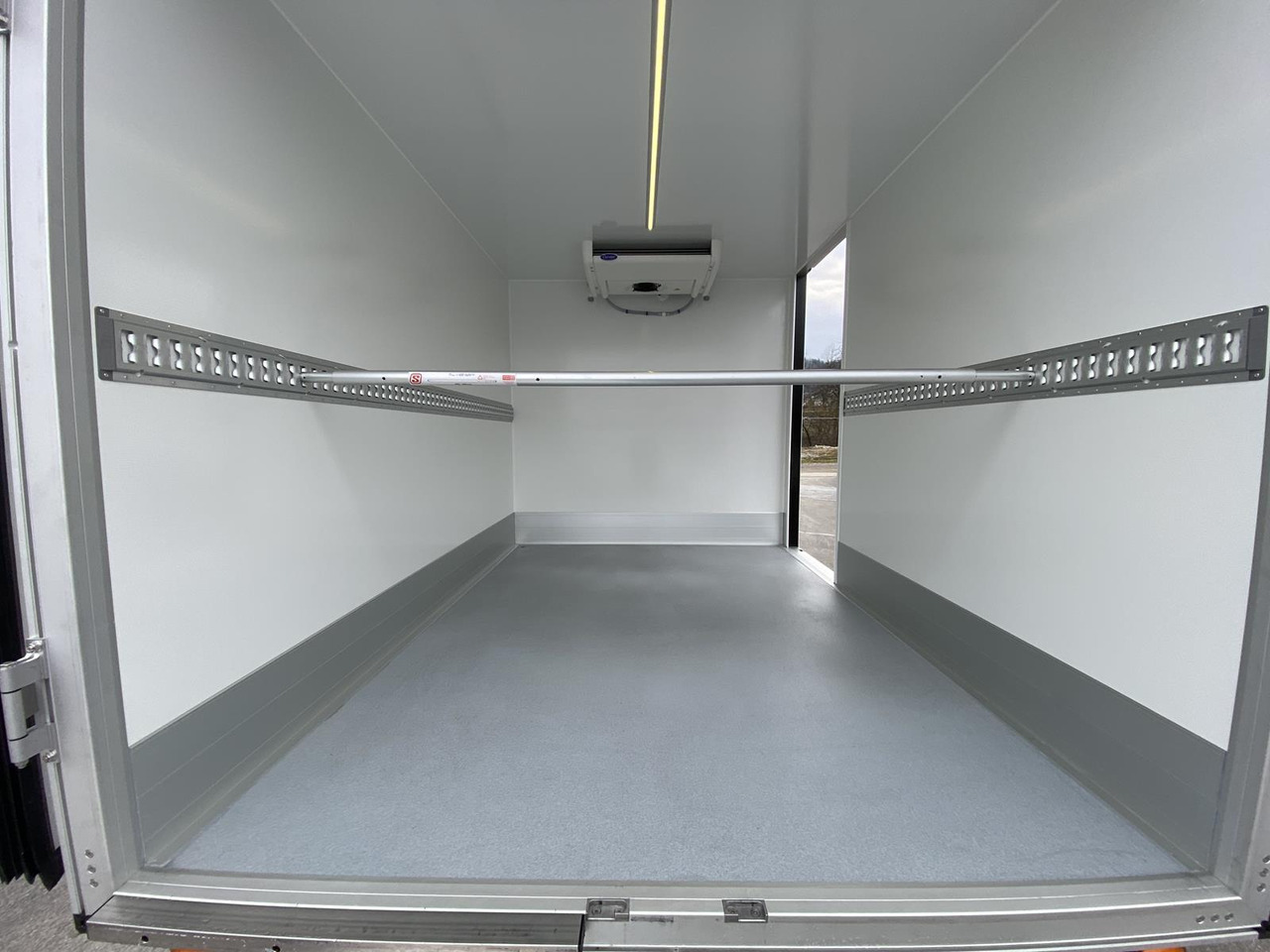 Novi Dostavno vozilo hladnjača OPEL MOVANO 1+6 DOKA 140PS | KÜHLKOFFER + LADERAMPE: slika Novi Dostavno vozilo hladnjača OPEL MOVANO 1+6 DOKA 140PS | KÜHLKOFFER + LADERAMPE
