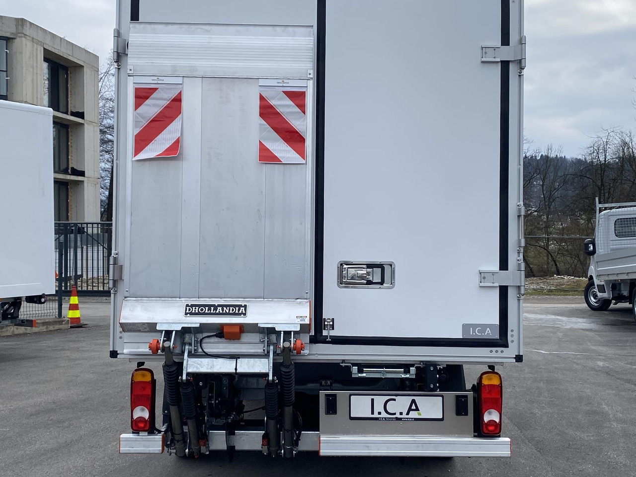 Novi Dostavno vozilo hladnjača OPEL MOVANO 1+6 DOKA 140PS | KÜHLKOFFER + LADERAMPE: slika Novi Dostavno vozilo hladnjača OPEL MOVANO 1+6 DOKA 140PS | KÜHLKOFFER + LADERAMPE