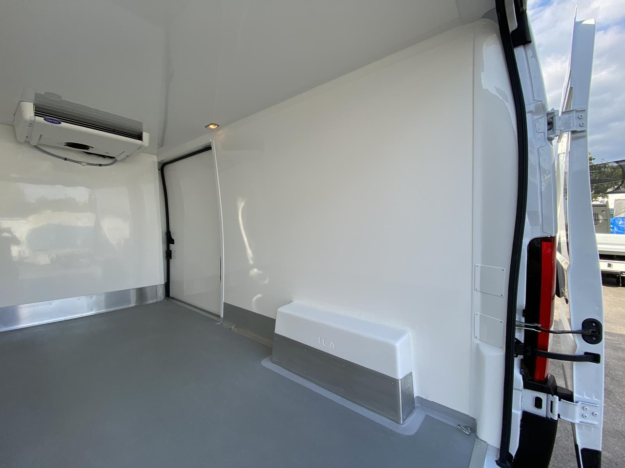 PEUGEOT BOXER L3H2 180PS CONFORT 335 / FRISCHDIENST BIS 0 + XARIOS 300 12-230V - Dostavno vozilo hladnjača: slika PEUGEOT BOXER L3H2 180PS CONFORT 335 / FRISCHDIENST BIS 0 + XARIOS 300 12-230V - Dostavno vozilo hladnjača PEUGEOT BOXER L3H2 180PS CONFORT 335 / FRISCHDIENST BIS 0 + XARIOS 300 12-230V - Dostavno vozilo hladnjača: slika PEUGEOT BOXER L3H2 180PS CONFORT 335 / FRISCHDIENST BIS 0 + XARIOS 300 12-230V - Dostavno vozilo hladnjača