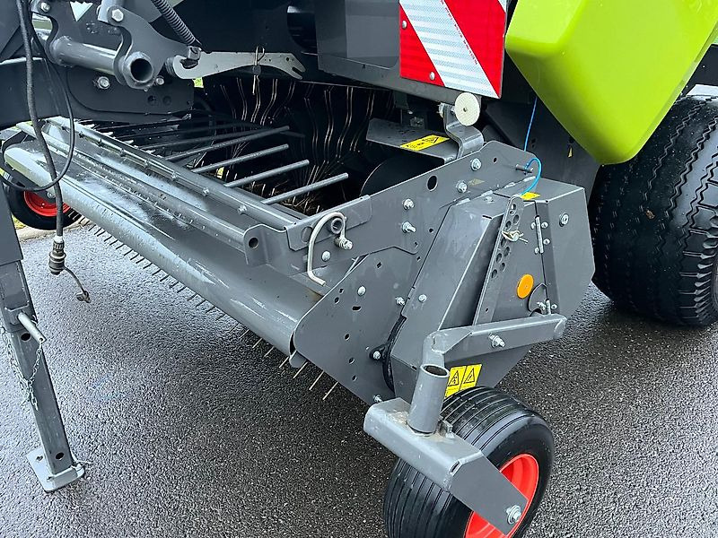 Claas ROLLANT 520 RC - Rolo balirka: slika Claas ROLLANT 520 RC - Rolo balirka Claas ROLLANT 520 RC - Rolo balirka: slika Claas ROLLANT 520 RC - Rolo balirka