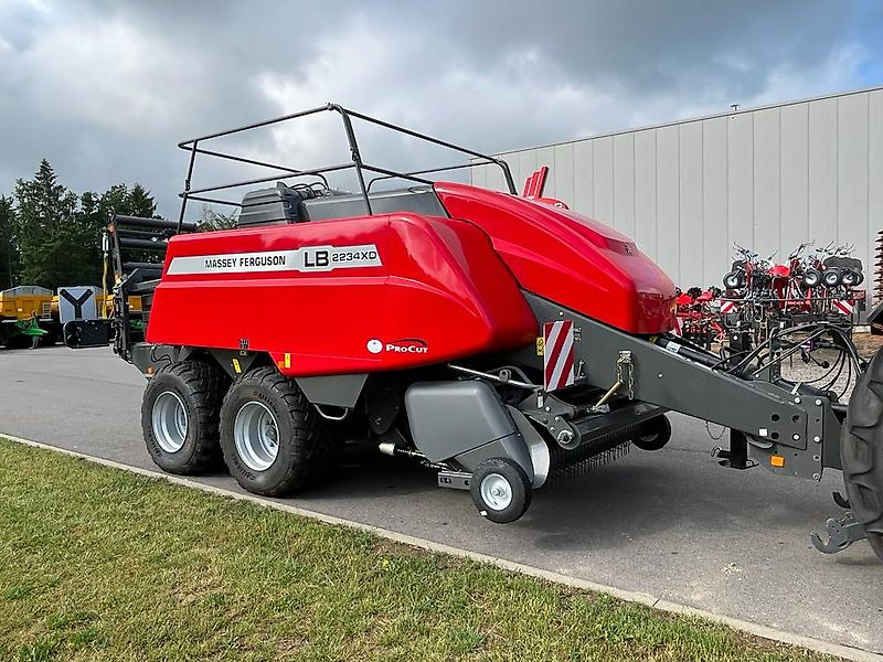 Zakup  Massey Ferguson MF 2234 XDTC mit Schneidwerk "NEW" Massey Ferguson MF 2234 XDTC mit Schneidwerk "NEW": slika Zakup  Massey Ferguson MF 2234 XDTC mit Schneidwerk "NEW" Massey Ferguson MF 2234 XDTC mit Schneidwerk "NEW"