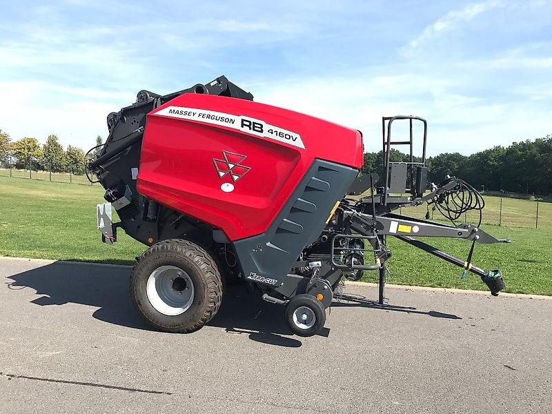 Massey Ferguson MF 4160 V Xtra / Lely - Rolo balirka: slika Massey Ferguson MF 4160 V Xtra / Lely - Rolo balirka Massey Ferguson MF 4160 V Xtra / Lely - Rolo balirka: slika Massey Ferguson MF 4160 V Xtra / Lely - Rolo balirka