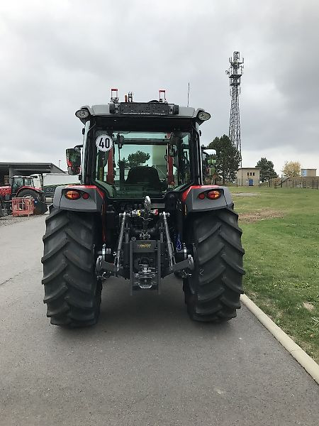 Massey Ferguson MF 4709 M Dyna-2 - Traktor: slika Massey Ferguson MF 4709 M Dyna-2 - Traktor Massey Ferguson MF 4709 M Dyna-2 - Traktor: slika Massey Ferguson MF 4709 M Dyna-2 - Traktor