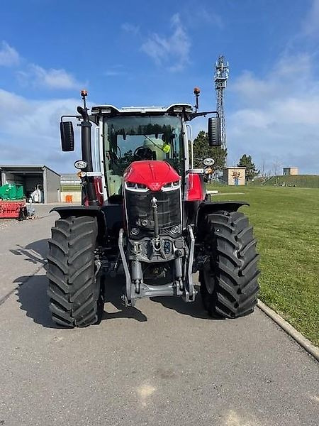 Massey Ferguson MF 8S245 Dyna-VT Exclusive - Traktor: slika Massey Ferguson MF 8S245 Dyna-VT Exclusive - Traktor Massey Ferguson MF 8S245 Dyna-VT Exclusive - Traktor: slika Massey Ferguson MF 8S245 Dyna-VT Exclusive - Traktor