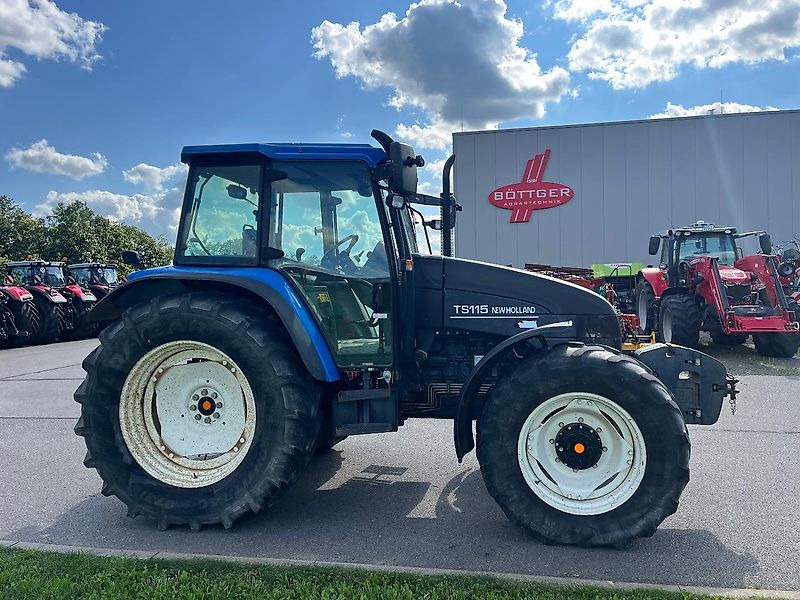 New Holland TS 115 - Traktor: slika New Holland TS 115 - Traktor New Holland TS 115 - Traktor: slika New Holland TS 115 - Traktor