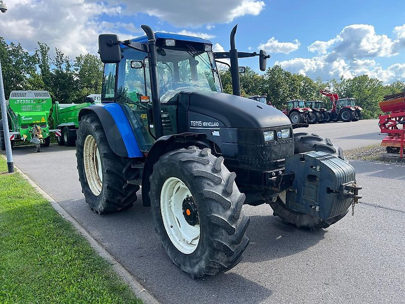 New Holland TS 115 - Traktor: slika New Holland TS 115 - Traktor New Holland TS 115 - Traktor: slika New Holland TS 115 - Traktor