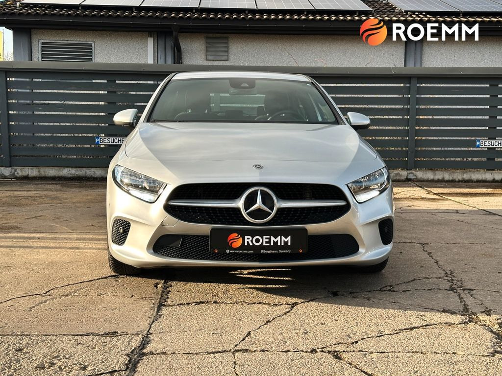 Mercedes-Benz A -Klasse A 200*Tacho Digital*Spurhalteassistent - Limuzina: slika Mercedes-Benz A -Klasse A 200*Tacho Digital*Spurhalteassistent - Limuzina Mercedes-Benz A -Klasse A 200*Tacho Digital*Spurhalteassistent - Limuzina: slika Mercedes-Benz A -Klasse A 200*Tacho Digital*Spurhalteassistent - Limuzina