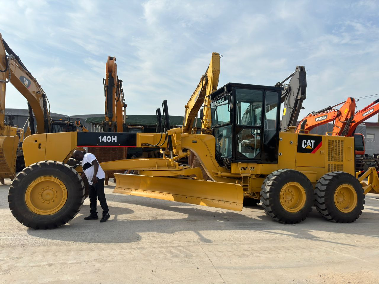 Caterpillar CAT 140H 140K Used Grader Secondhand Motor Grader with Excellent Quality for Sale - Grejder: slika Caterpillar CAT 140H 140K Used Grader Secondhand Motor Grader with Excellent Quality for Sale - Grejder Caterpillar CAT 140H 140K Used Grader Secondhand Motor Grader with Excellent Quality for Sale - Grejder: slika Caterpillar CAT 140H 140K Used Grader Secondhand Motor Grader with Excellent Quality for Sale - Grejder
