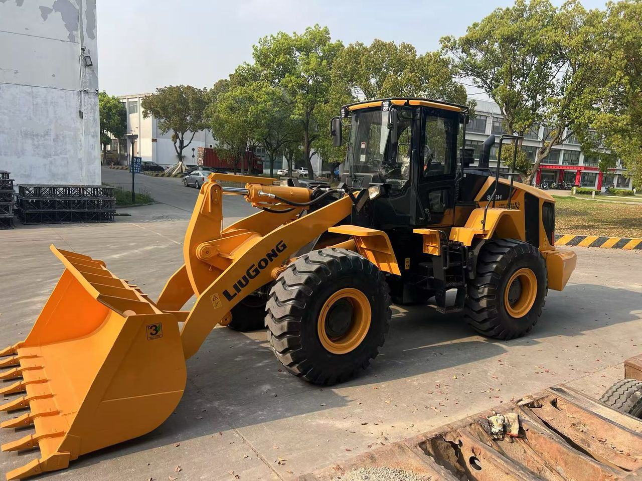 Liugong CLG 856H used wheel loader with cummins engine - Utovarivač na kotačima: slika Liugong CLG 856H used wheel loader with cummins engine - Utovarivač na kotačima Liugong CLG 856H used wheel loader with cummins engine - Utovarivač na kotačima: slika Liugong CLG 856H used wheel loader with cummins engine - Utovarivač na kotačima
