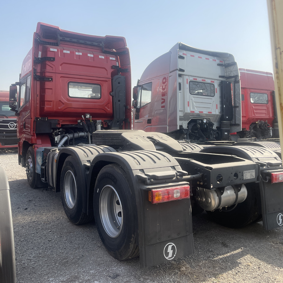 Shacman New or Used (6*4) ,(8*2) (8*4)Semi Truck Head Tractor Head Tipper Head - Tegljač: slika Shacman New or Used (6*4) ,(8*2) (8*4)Semi Truck Head Tractor Head Tipper Head - Tegljač Shacman New or Used (6*4) ,(8*2) (8*4)Semi Truck Head Tractor Head Tipper Head - Tegljač: slika Shacman New or Used (6*4) ,(8*2) (8*4)Semi Truck Head Tractor Head Tipper Head - Tegljač