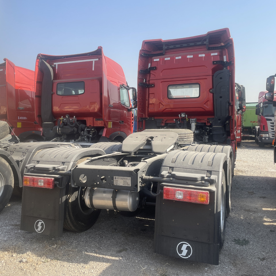 Shacman Slightly Used X3000 X5000 (6*4) Semi Truck Head Tractor Head Tipper Head - Tegljač: slika Shacman Slightly Used X3000 X5000 (6*4) Semi Truck Head Tractor Head Tipper Head - Tegljač Shacman Slightly Used X3000 X5000 (6*4) Semi Truck Head Tractor Head Tipper Head - Tegljač: slika Shacman Slightly Used X3000 X5000 (6*4) Semi Truck Head Tractor Head Tipper Head - Tegljač