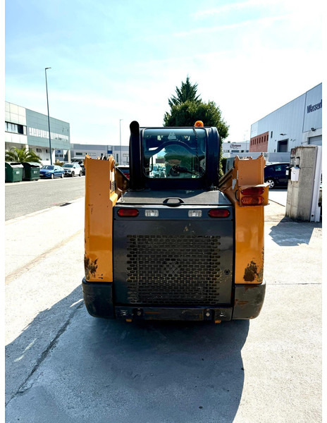 Case SR210 - Utovarivač na kotačima: slika Case SR210 - Utovarivač na kotačima Case SR210 - Utovarivač na kotačima: slika Case SR210 - Utovarivač na kotačima