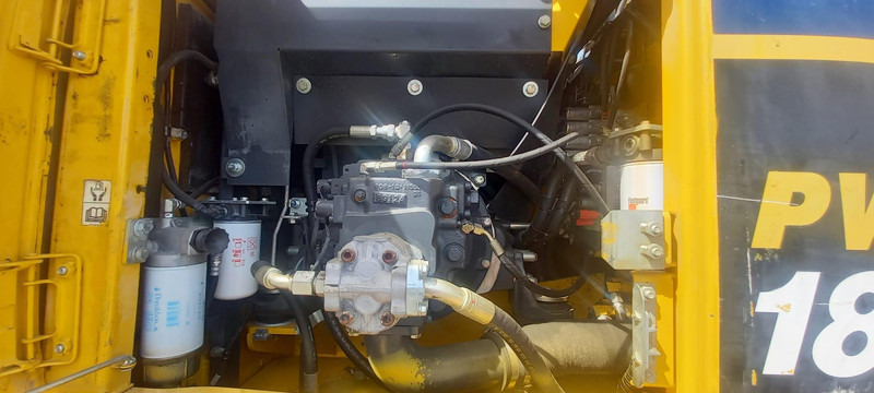 Bager na kotačima Komatsu PW180-10: slika Bager na kotačima Komatsu PW180-10