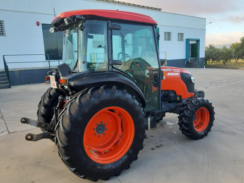 Zakup Kubota M8540 Kubota M8540: slika Zakup Kubota M8540 Kubota M8540