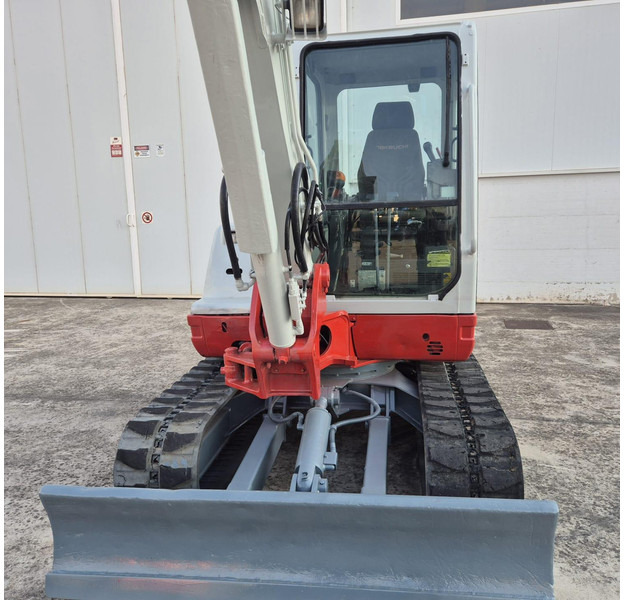Mini bager Takeuchi TB250: slika Mini bager Takeuchi TB250