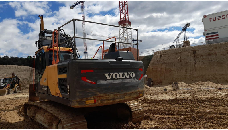 Volvo EC220EL - Bager gusjeničar: slika Volvo EC220EL - Bager gusjeničar Volvo EC220EL - Bager gusjeničar: slika Volvo EC220EL - Bager gusjeničar