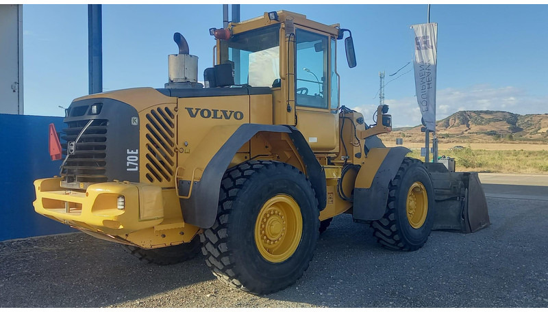 Volvo L70E - Utovarivač na kotačima: slika Volvo L70E - Utovarivač na kotačima Volvo L70E - Utovarivač na kotačima: slika Volvo L70E - Utovarivač na kotačima