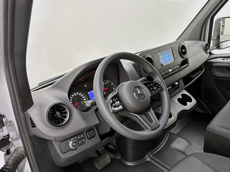 Mercedes-Benz Sprinter 517 L3 Open laadbak Trekhaak Cruise control Dubbel lucht MBUX - Dostavno vozilo s ravnom platformom: slika Mercedes-Benz Sprinter 517 L3 Open laadbak Trekhaak Cruise control Dubbel lucht MBUX - Dostavno vozilo s ravnom platformom Mercedes-Benz Sprinter 517 L3 Open laadbak Trekhaak Cruise control Dubbel lucht MBUX - Dostavno vozilo s ravnom platformom: slika Mercedes-Benz Sprinter 517 L3 Open laadbak Trekhaak Cruise control Dubbel lucht MBUX - Dostavno vozilo s ravnom platformom