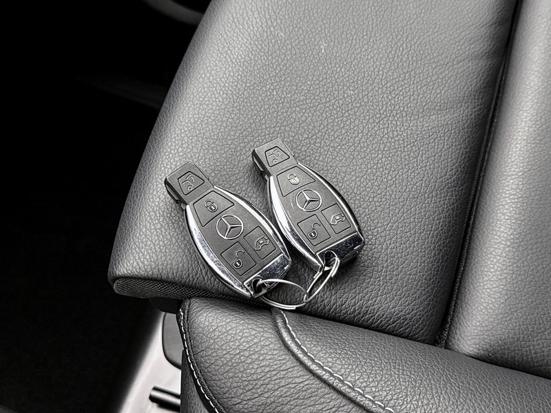 Furgon, Dostavno vozilo s dvostrukom kabinom Mercedes-Benz V-Klasse 250d 4-MATIC Extra-Lang AMG Dubbele Cabine Elektrische schuifdeuren Distronic Burmester Trekhaak afneembaar 2500kg: slika Furgon, Dostavno vozilo s dvostrukom kabinom Mercedes-Benz V-Klasse 250d 4-MATIC Extra-Lang AMG Dubbele Cabine Elektrische schuifdeuren Distronic Burmester Trekhaak afneembaar 2500kg