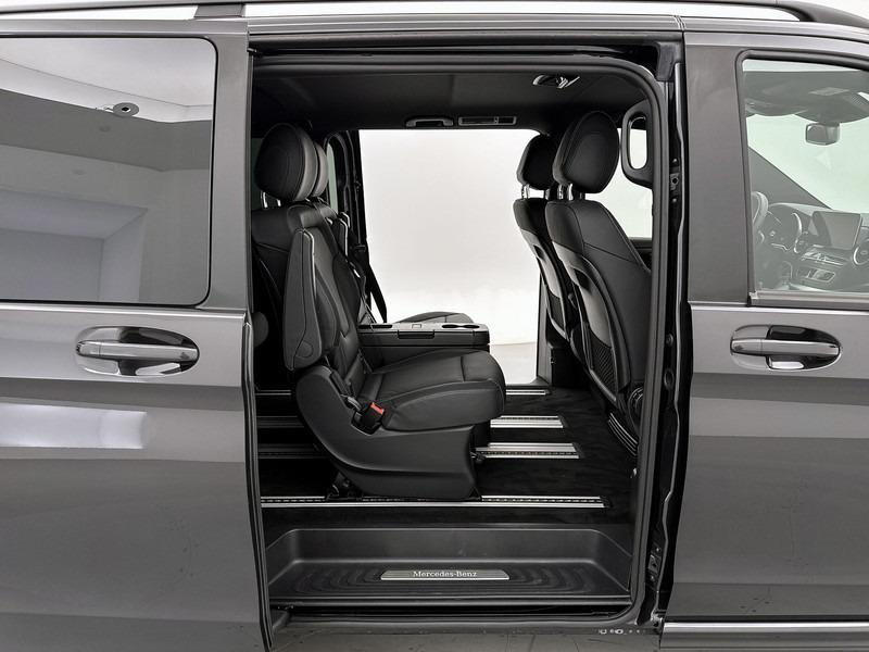Furgon, Dostavno vozilo s dvostrukom kabinom Mercedes-Benz V-Klasse 250d 4-MATIC Extra-Lang AMG Dubbele Cabine Elektrische schuifdeuren Distronic Burmester Trekhaak afneembaar 2500kg: slika Furgon, Dostavno vozilo s dvostrukom kabinom Mercedes-Benz V-Klasse 250d 4-MATIC Extra-Lang AMG Dubbele Cabine Elektrische schuifdeuren Distronic Burmester Trekhaak afneembaar 2500kg