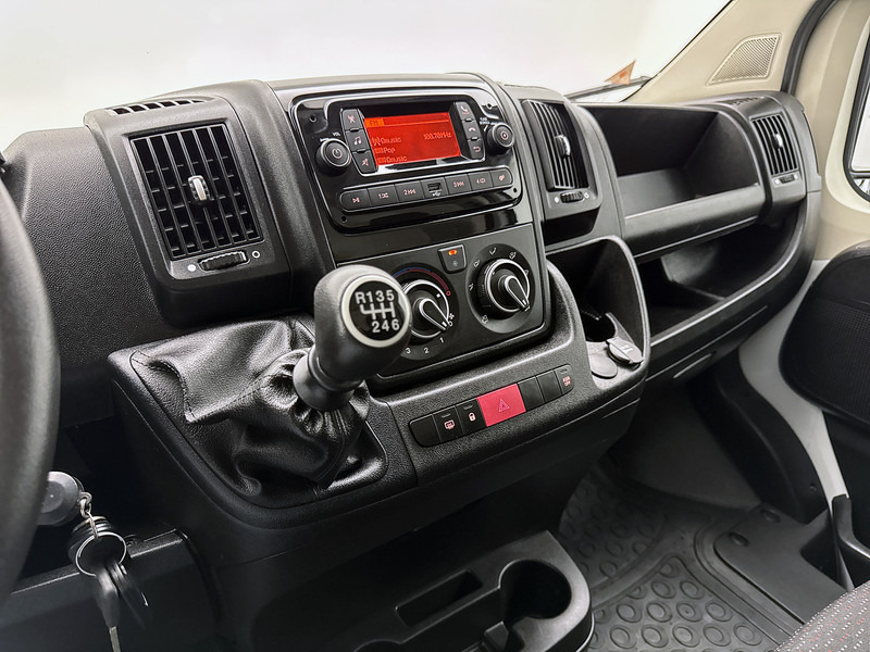 Opel Movano 2.2D 140 Zwaar L4H3 Edition Imperiaal Trekhaak 3000kg Cruise control Airco - Furgon: slika Opel Movano 2.2D 140 Zwaar L4H3 Edition Imperiaal Trekhaak 3000kg Cruise control Airco - Furgon Opel Movano 2.2D 140 Zwaar L4H3 Edition Imperiaal Trekhaak 3000kg Cruise control Airco - Furgon: slika Opel Movano 2.2D 140 Zwaar L4H3 Edition Imperiaal Trekhaak 3000kg Cruise control Airco - Furgon