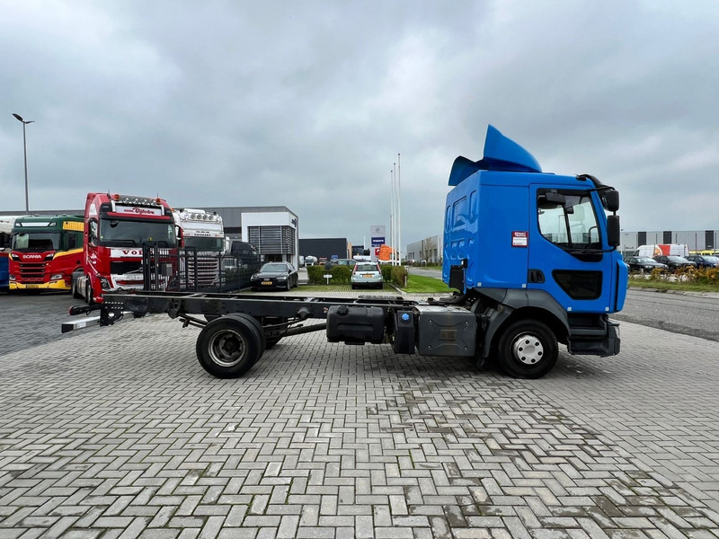 Renault D12 4x2 Chassis Cabine 5.20m - Kamion-šasija: slika Renault D12 4x2 Chassis Cabine 5.20m - Kamion-šasija Renault D12 4x2 Chassis Cabine 5.20m - Kamion-šasija: slika Renault D12 4x2 Chassis Cabine 5.20m - Kamion-šasija