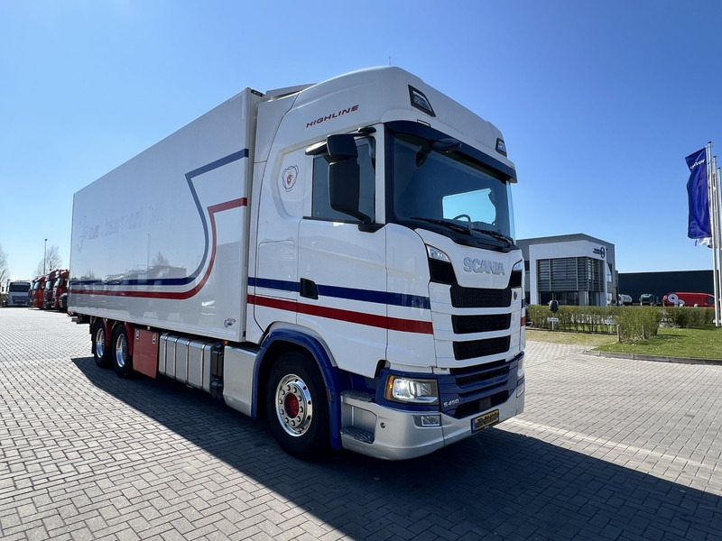 Scania S450 6x2 koelwagen Retarder / Dhollandia / Bloenenmaat - Kamion hladnjača: slika Scania S450 6x2 koelwagen Retarder / Dhollandia / Bloenenmaat - Kamion hladnjača Scania S450 6x2 koelwagen Retarder / Dhollandia / Bloenenmaat - Kamion hladnjača: slika Scania S450 6x2 koelwagen Retarder / Dhollandia / Bloenenmaat - Kamion hladnjača