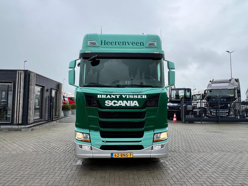 Scania R450 NGS 4x2 Trekker 2x Tank / Full Spoiler / Smarttachograaf - Tegljač: slika Scania R450 NGS 4x2 Trekker 2x Tank / Full Spoiler / Smarttachograaf - Tegljač Scania R450 NGS 4x2 Trekker 2x Tank / Full Spoiler / Smarttachograaf - Tegljač: slika Scania R450 NGS 4x2 Trekker 2x Tank / Full Spoiler / Smarttachograaf - Tegljač