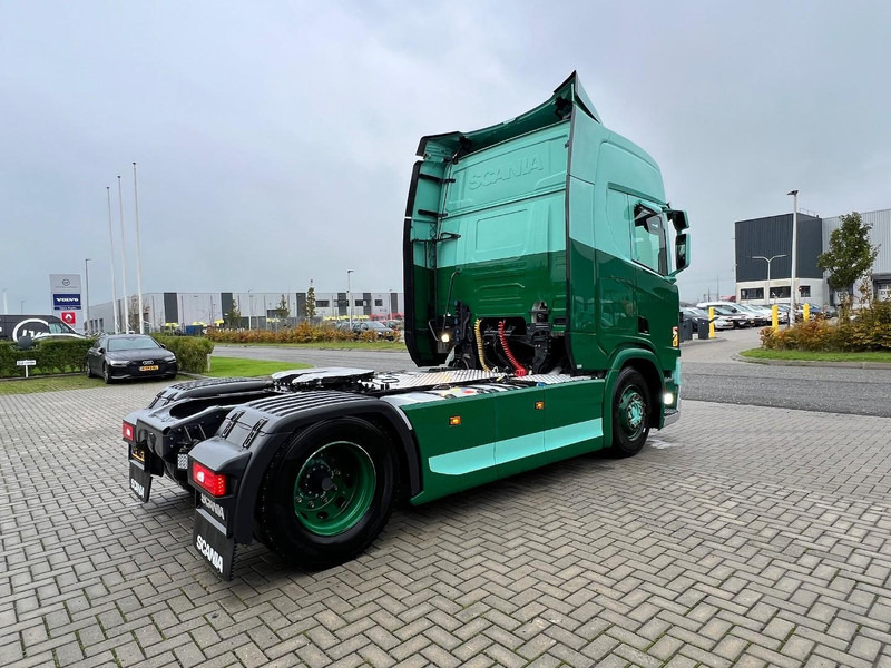 Scania R450 NGS 4x2 Trekker 2x Tank / Full Spoiler / Smarttachograaf - Tegljač: slika Scania R450 NGS 4x2 Trekker 2x Tank / Full Spoiler / Smarttachograaf - Tegljač Scania R450 NGS 4x2 Trekker 2x Tank / Full Spoiler / Smarttachograaf - Tegljač: slika Scania R450 NGS 4x2 Trekker 2x Tank / Full Spoiler / Smarttachograaf - Tegljač