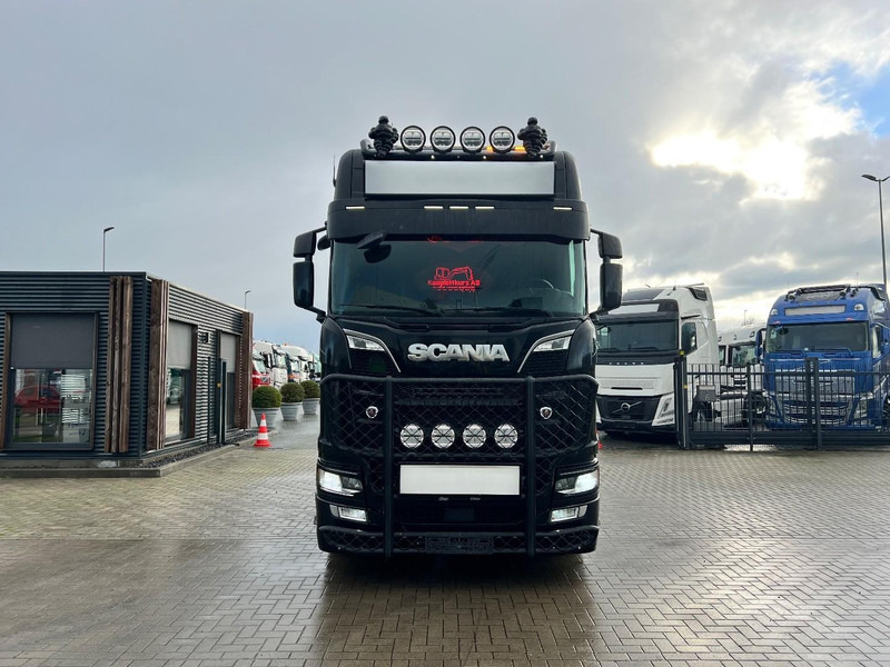 Scania S730 6x4 Trekker Retarder / Special Interior - Tegljač: slika Scania S730 6x4 Trekker Retarder / Special Interior - Tegljač Scania S730 6x4 Trekker Retarder / Special Interior - Tegljač: slika Scania S730 6x4 Trekker Retarder / Special Interior - Tegljač