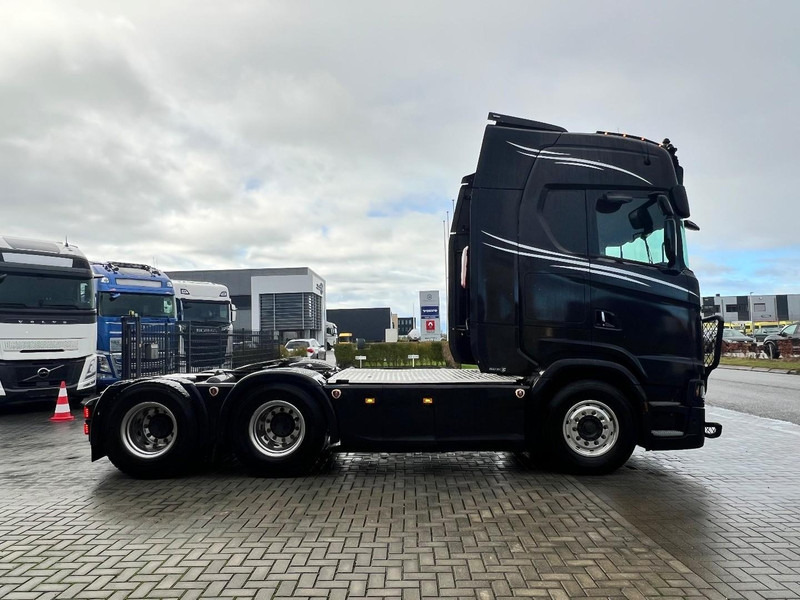 Scania S730 6x4 Trekker Retarder / Special Interior - Tegljač: slika Scania S730 6x4 Trekker Retarder / Special Interior - Tegljač Scania S730 6x4 Trekker Retarder / Special Interior - Tegljač: slika Scania S730 6x4 Trekker Retarder / Special Interior - Tegljač