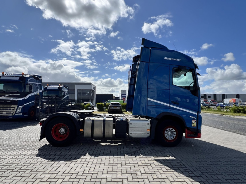 Volvo FH 460 4x2 trekker Globetrotter / 2x Fuel Tank - Tegljač: slika Volvo FH 460 4x2 trekker Globetrotter / 2x Fuel Tank - Tegljač Volvo FH 460 4x2 trekker Globetrotter / 2x Fuel Tank - Tegljač: slika Volvo FH 460 4x2 trekker Globetrotter / 2x Fuel Tank - Tegljač