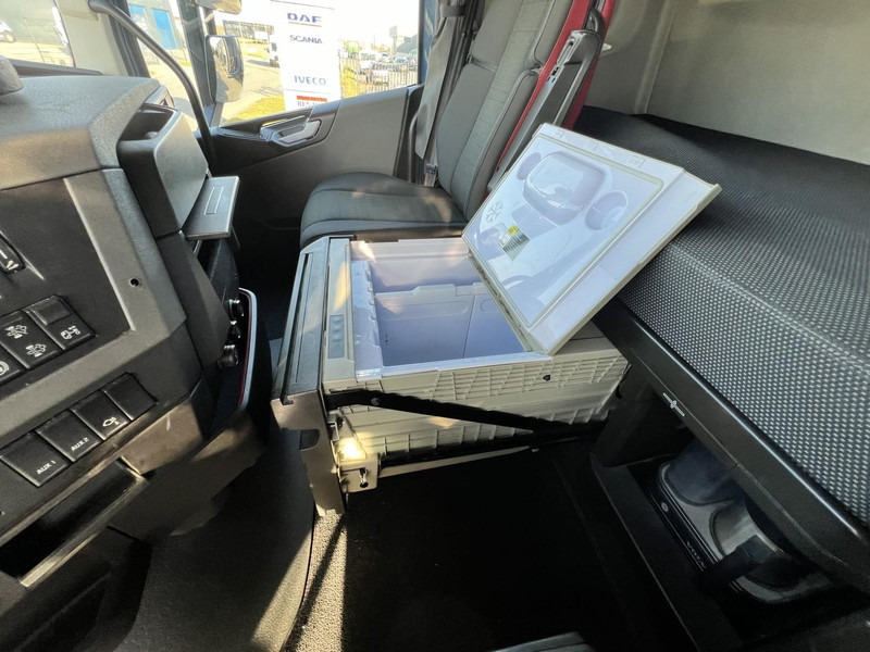 Tegljač Volvo FH 500 6x2 vla trekker Pusher / lift / 887500km: slika Tegljač Volvo FH 500 6x2 vla trekker Pusher / lift / 887500km Tegljač Volvo FH 500 6x2 vla trekker Pusher / lift / 887500km: slika Tegljač Volvo FH 500 6x2 vla trekker Pusher / lift / 887500km