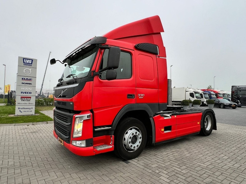 Volvo FM 330 4x2 trekker 4x2 / 671.570km - Tegljač: slika Volvo FM 330 4x2 trekker 4x2 / 671.570km - Tegljač Volvo FM 330 4x2 trekker 4x2 / 671.570km - Tegljač: slika Volvo FM 330 4x2 trekker 4x2 / 671.570km - Tegljač